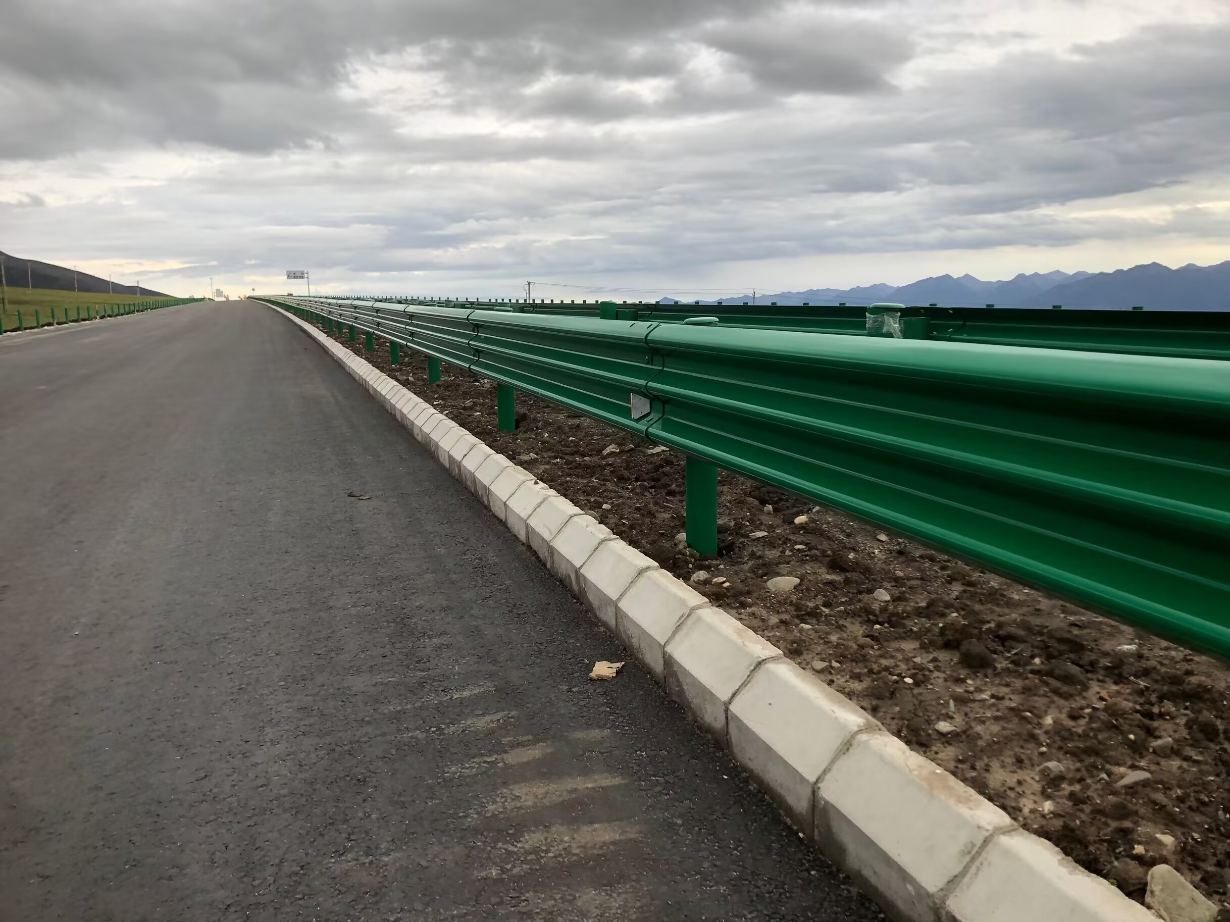 日土县乡村公路波形护栏波形护栏板 - 推荐